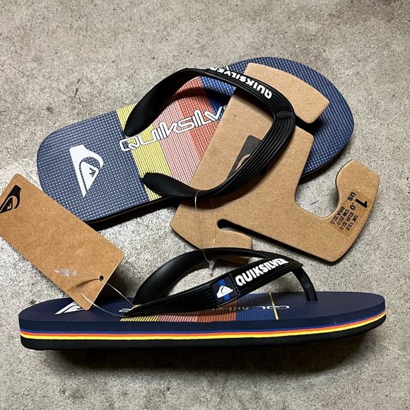 NWT Quiksilver Sandals - Picture 1 of 4